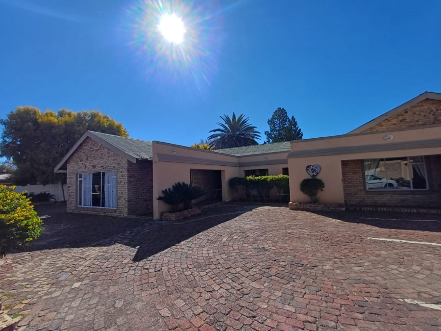  Bedroom Property for Sale in Wilkoppies North West